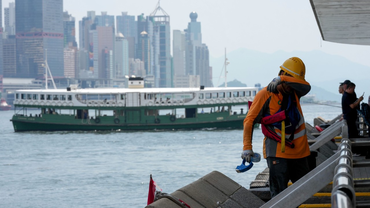 Hong Kong'da sıcaklık 34 dereceyi aştı, yılın en sıcak günü kaydedildi