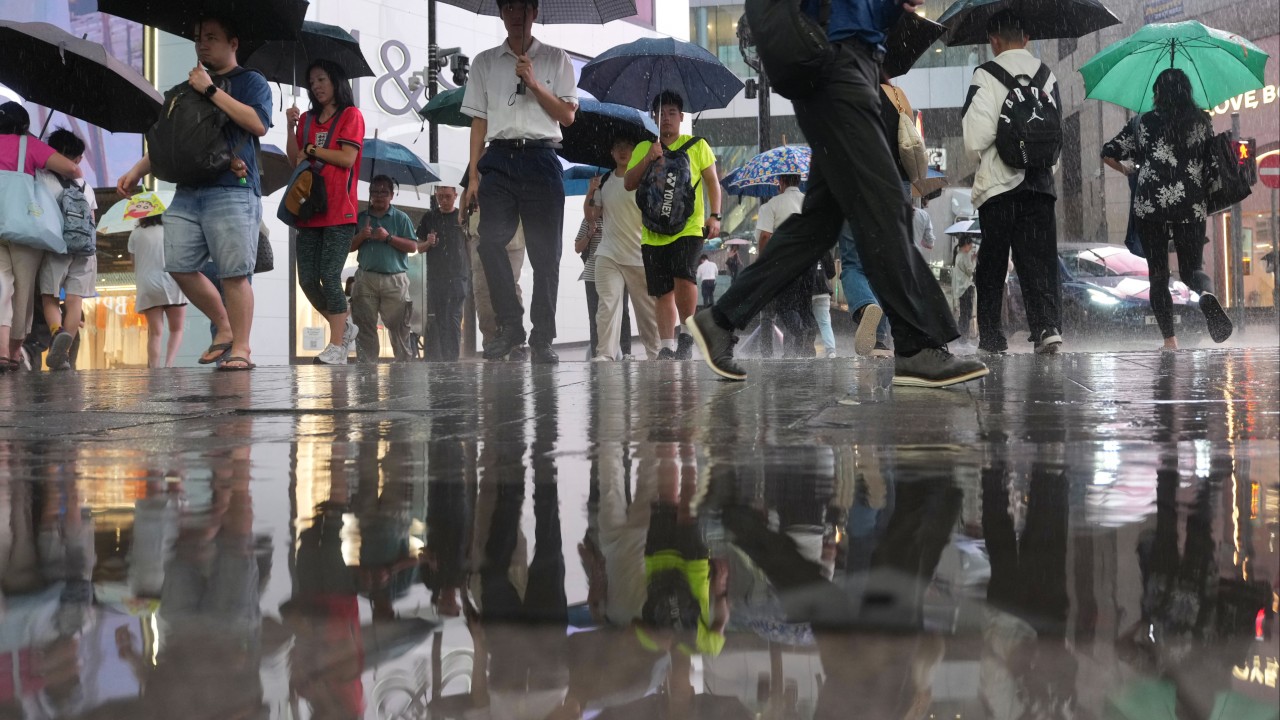 Hong Kong'da yoğun yağışların ardından sıcak hava geliyor
