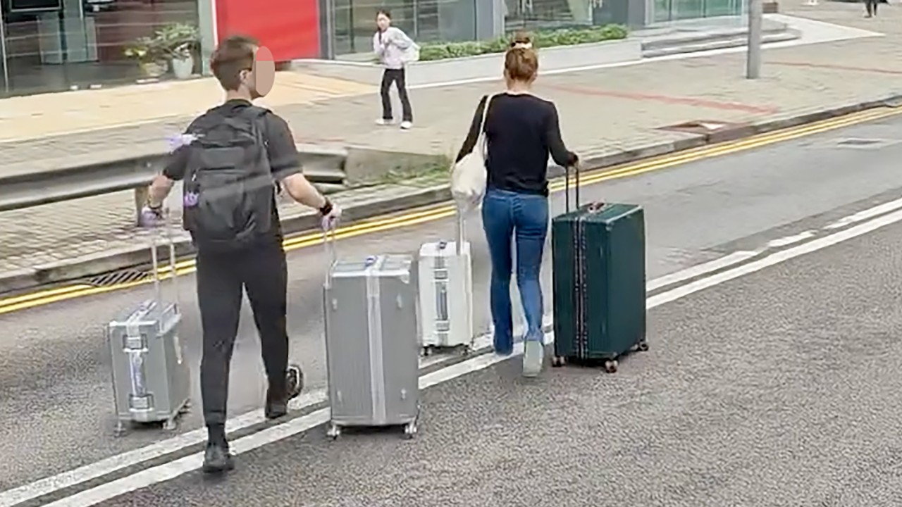 Hong Kong'da yolcu indiren taksiciyle yollar ayrıldı