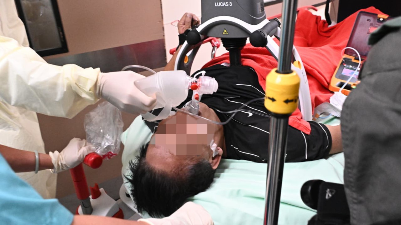 Hong Kong'da Yürüyüş Kazası: 1 Ölü, 1 Singapurlu Genç Taburcu