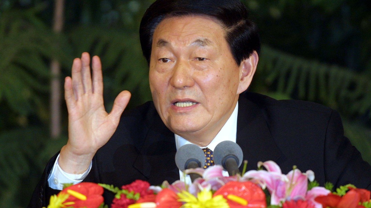 Hong Kong'da Zhu Rongji için bayraklar yarıya indirilecek