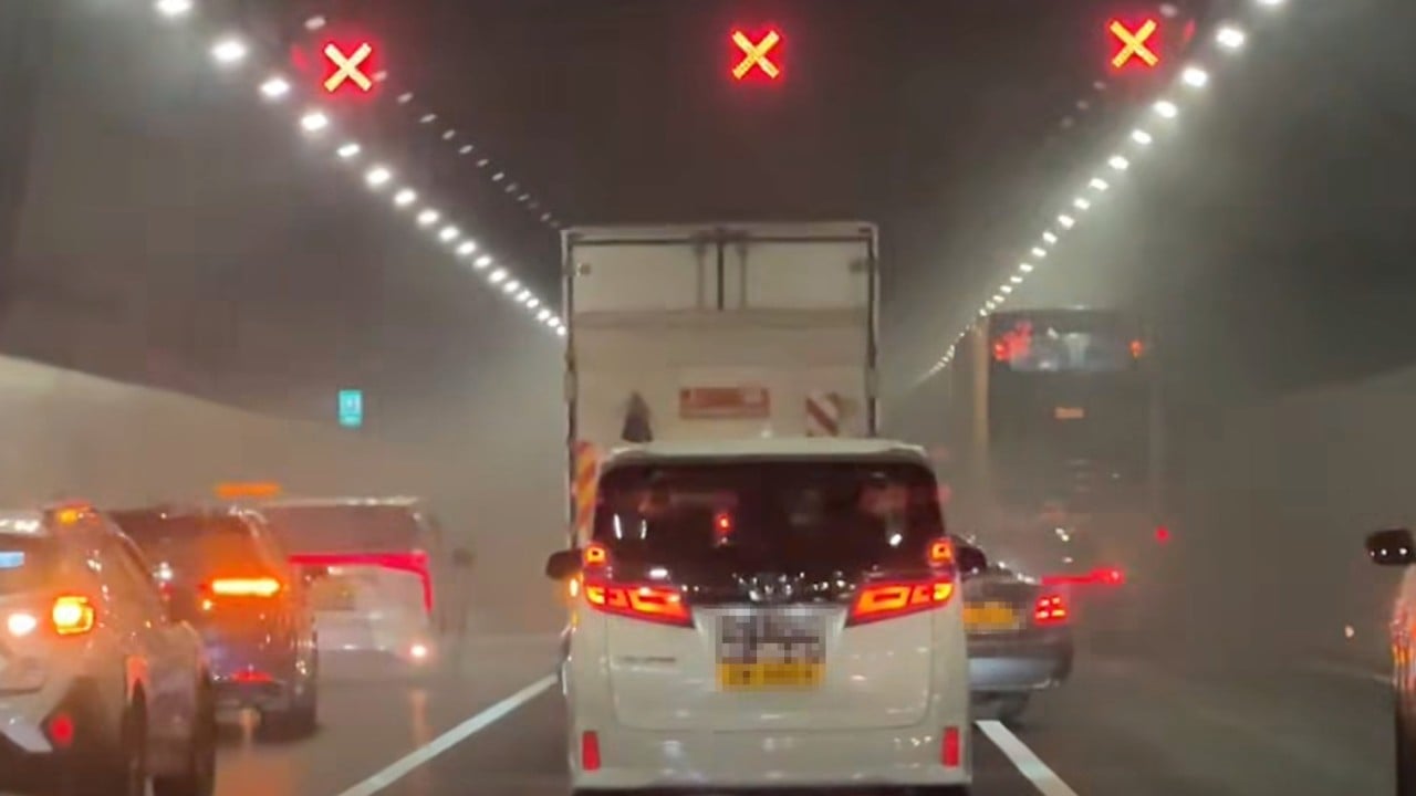 Hong Kong-Zhuhai-Makau Köprüsü'nde yangın: Trafik felç oldu