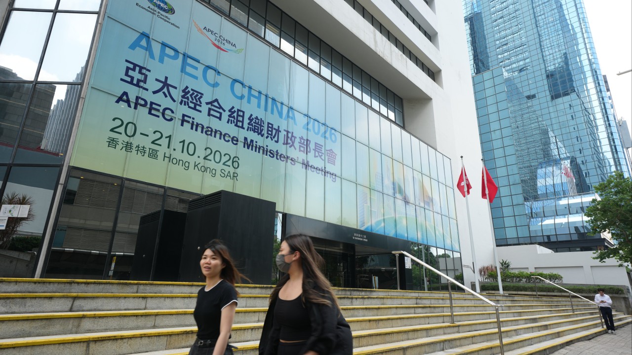 Hong Kong'da APEC Zirvesi Öncesi 24 Saat Devriye