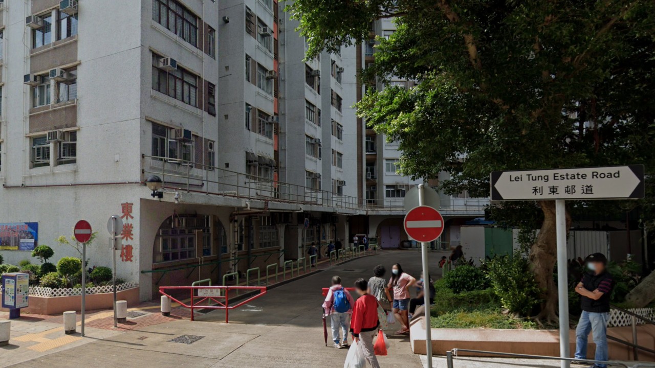 Hong Kong'da İki Erkeğin Ölü Bulunduğu Dairede İnceleme