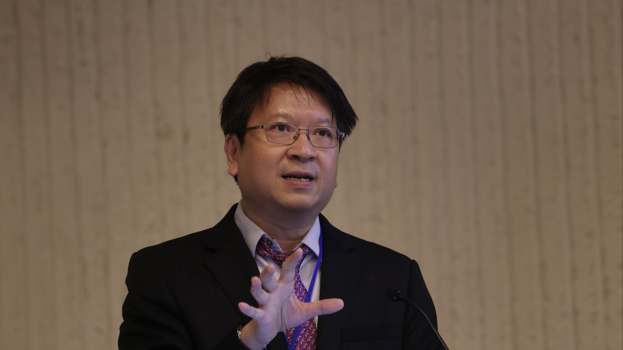 Hong Konglu Profesörün Cinsiyetçi Görüşleri Ortaya Döküldü: Bu İyi Bir Şey