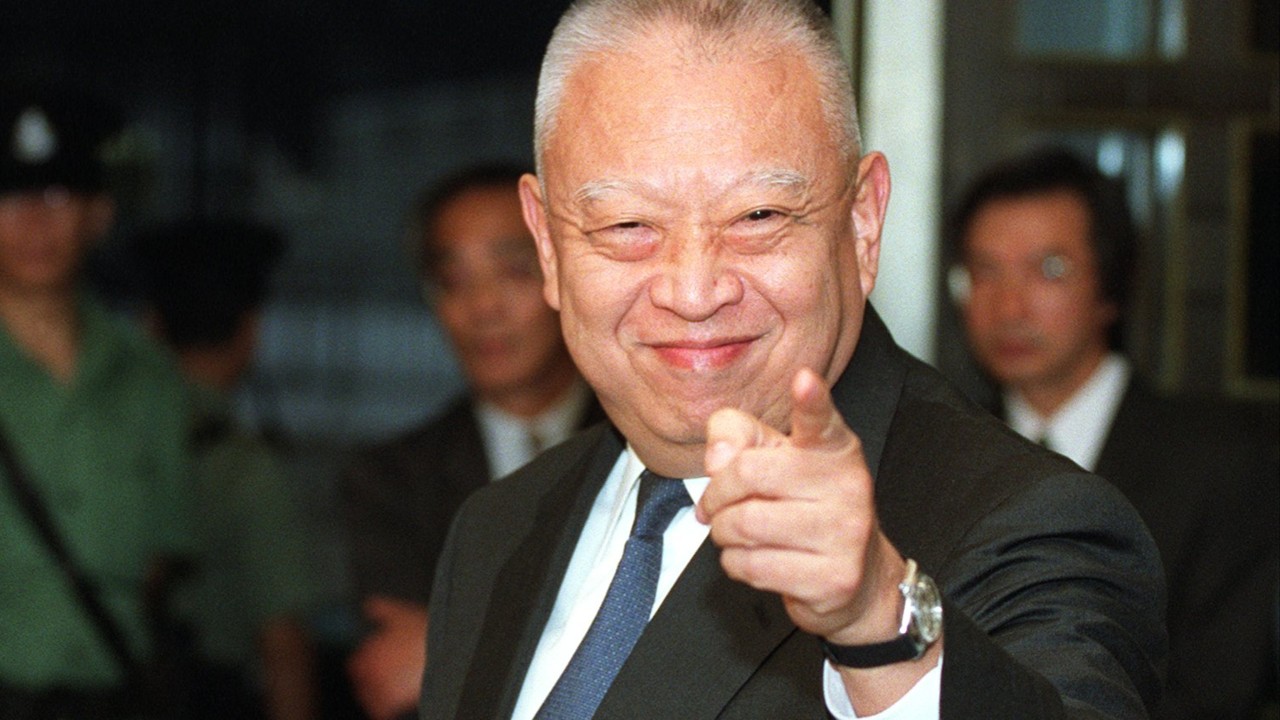 Hong Konglular Tung Chee-hwa'yı anıyor: Taziye defterleri açıldı