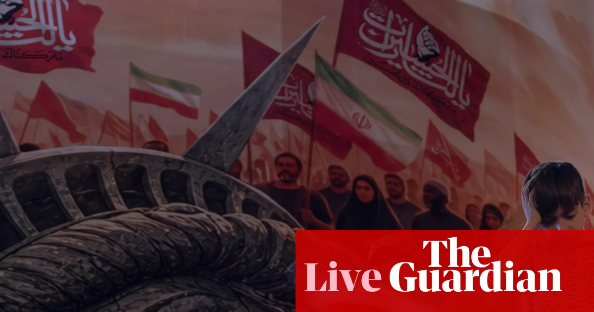 Hürmüz Boğazı'nda Gerilim Tırmanıyor: ABD'den Larak Adası'na Saldırı, Tanker Mayna Çarpıp Alev Aldı