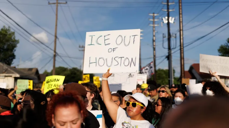 Houston Belediye Başkanı Göçmen Polis Vurma Olayında Soruşturma Başlattı