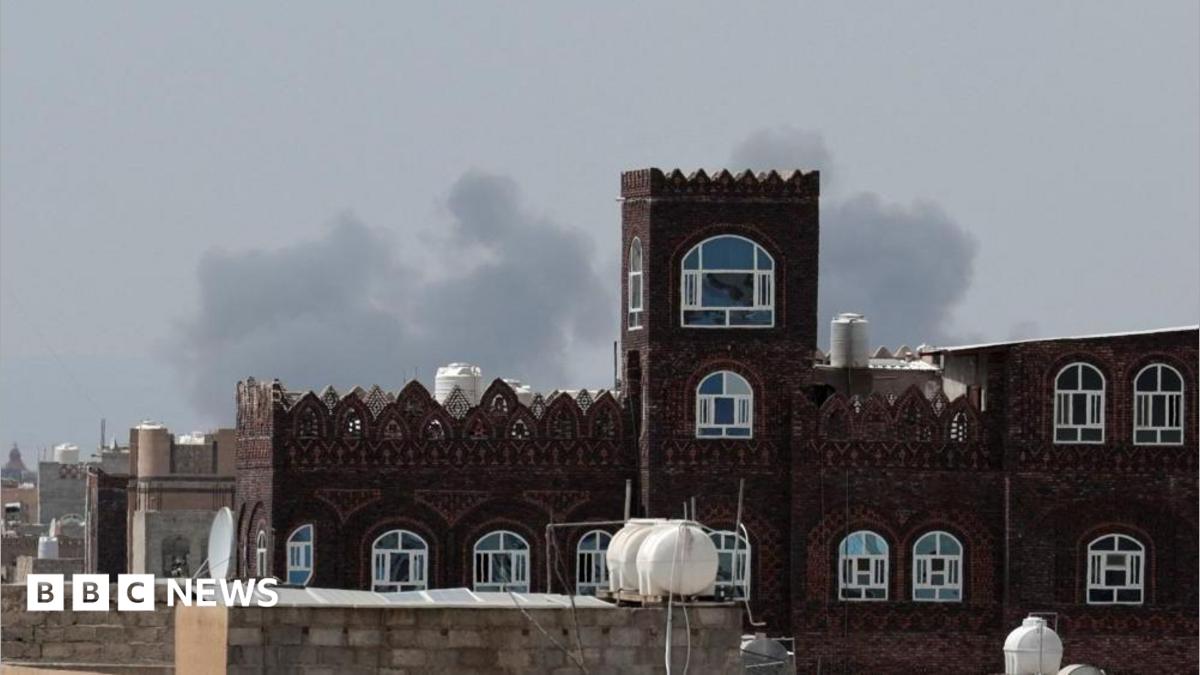 Husiler, Suudi Arabistan'a füze attı: Abha Havalimanı hedef alındı