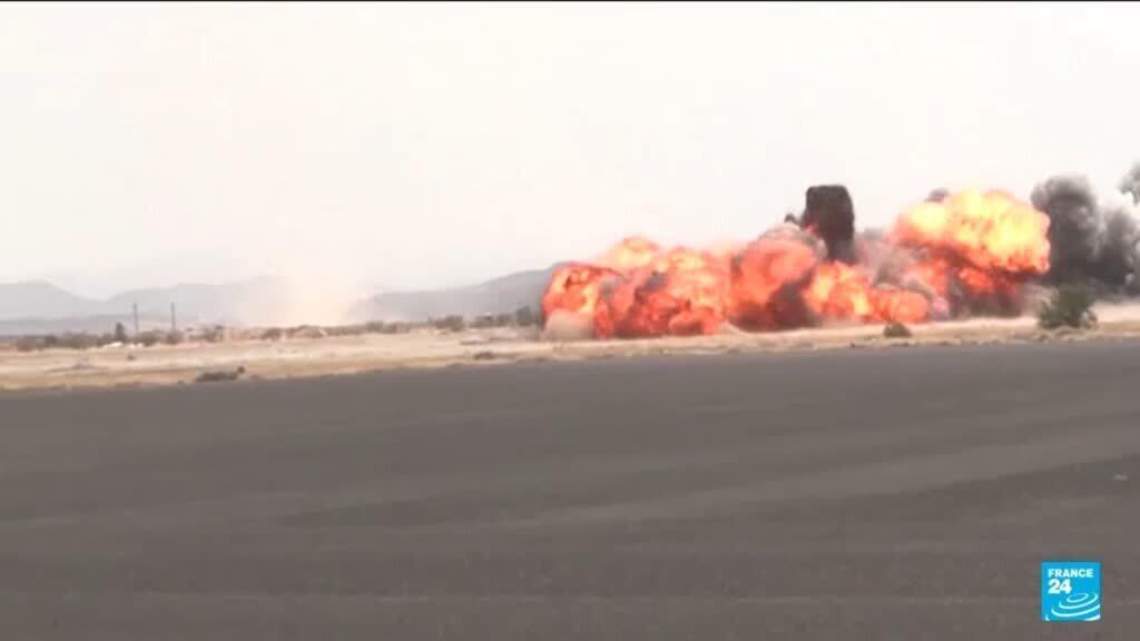 Husiler Suudi Arabistan'a füze fırlattı: Sanaa Havalimanı vuruldu