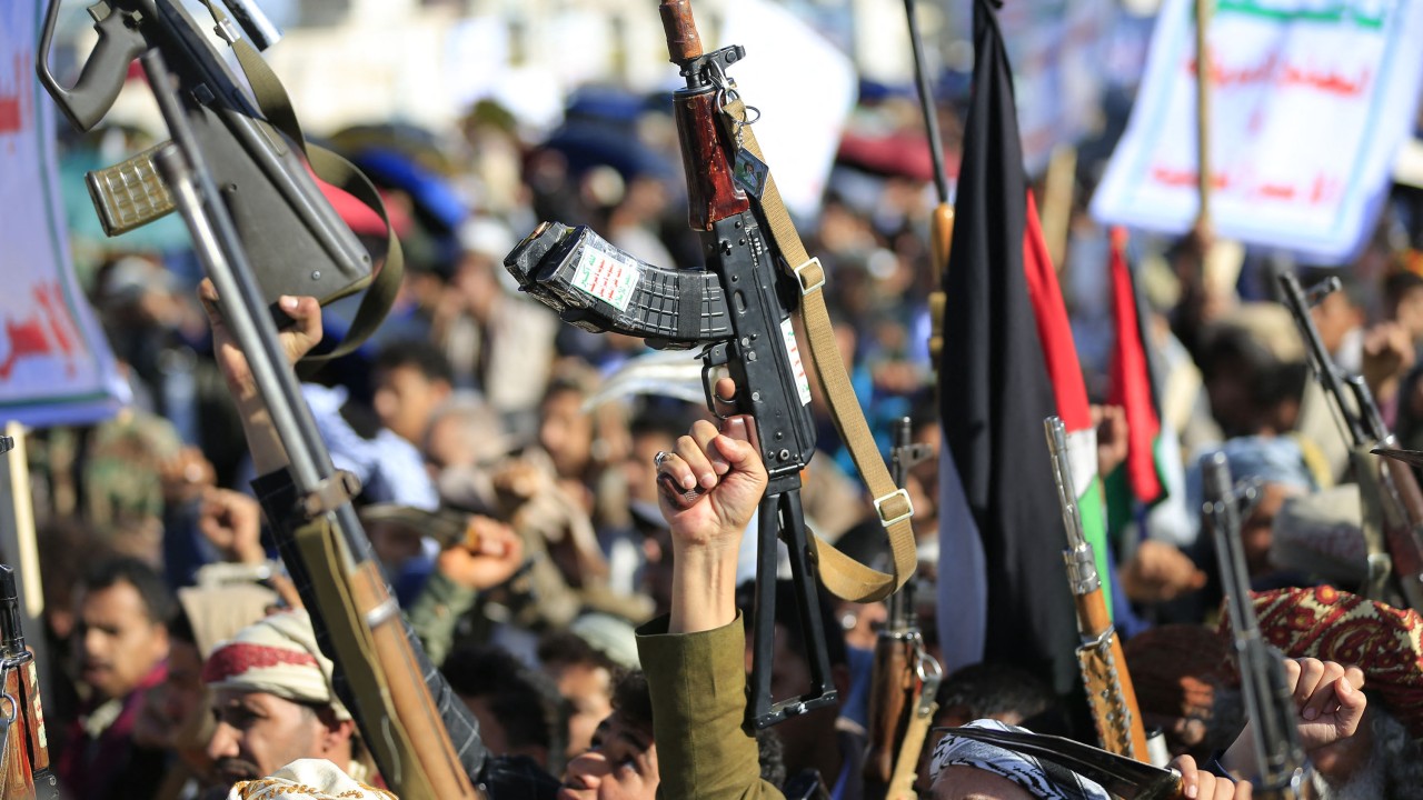 Husiler Suudi askeri üssünü vurdu: Yemen'de çatışmalar yeniden alevlendi