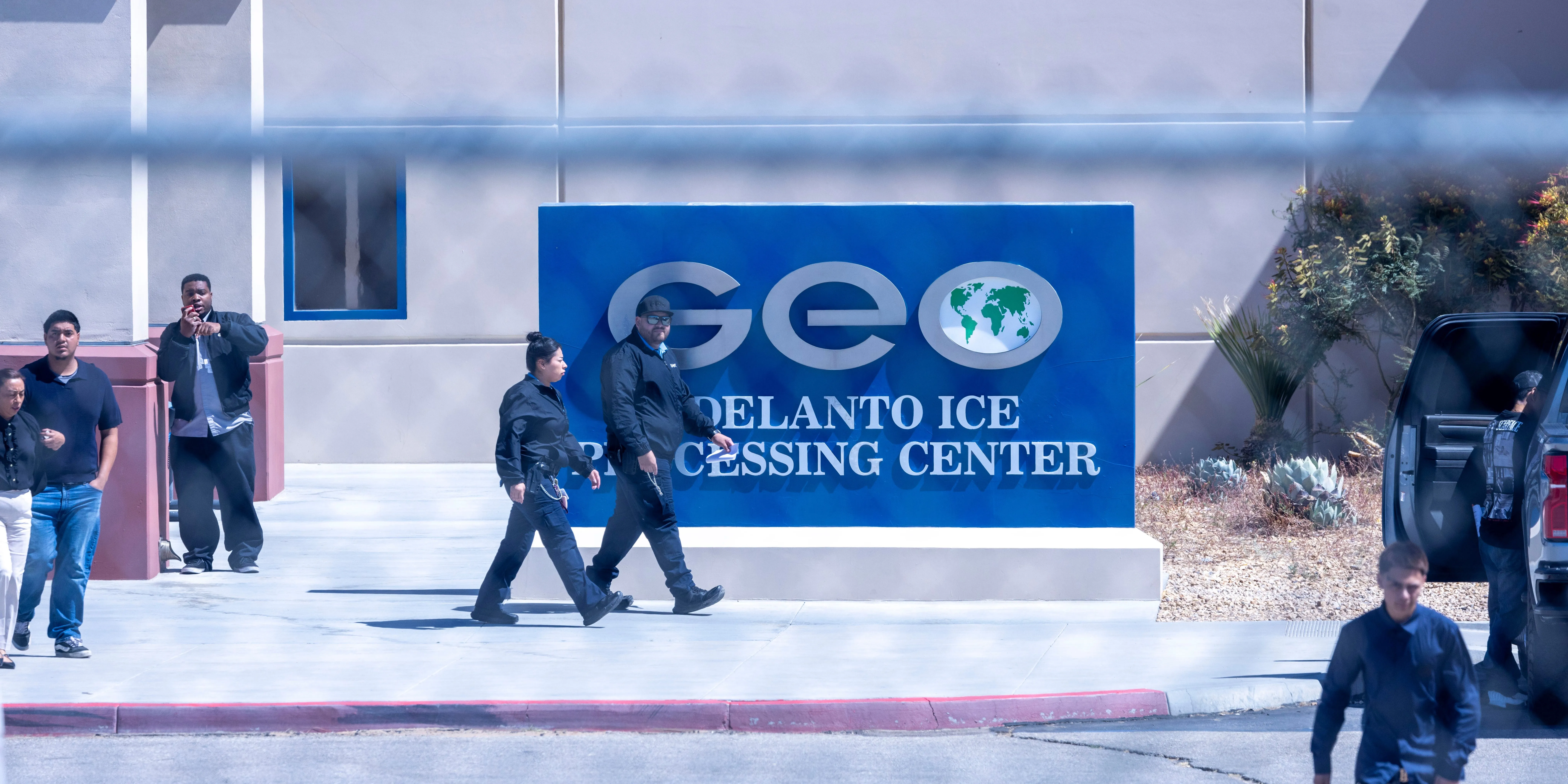 ICE, Gazeteciyi Vurup Tutukladı: 300 Gündür Yarasıyla Hücrede