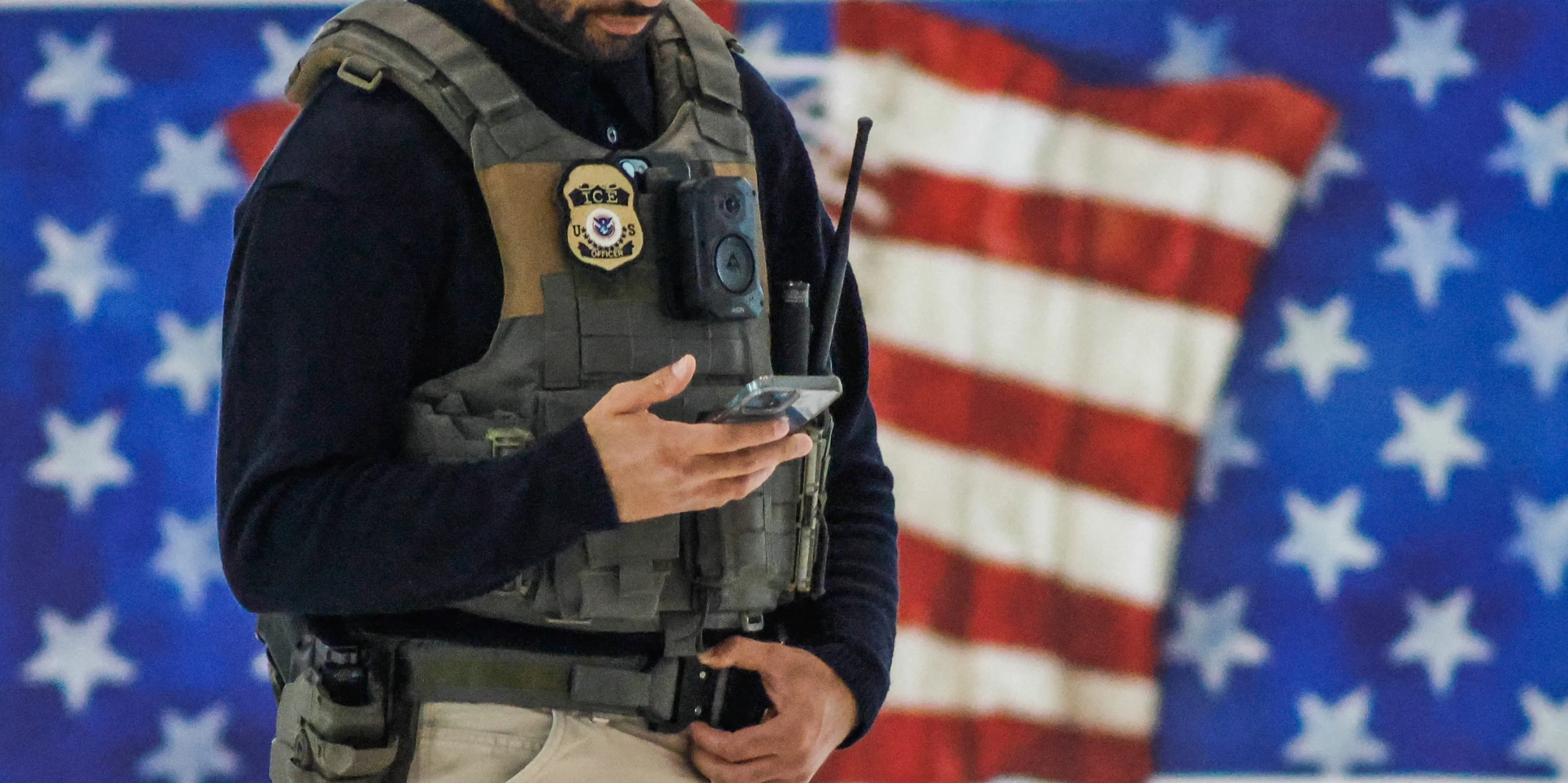 ICE, Palantir Uygulamasında Güvenlik İhlali: Yeni Personel Geçmiş Kontrolünden Önce Gizli Bilgilere Erişti