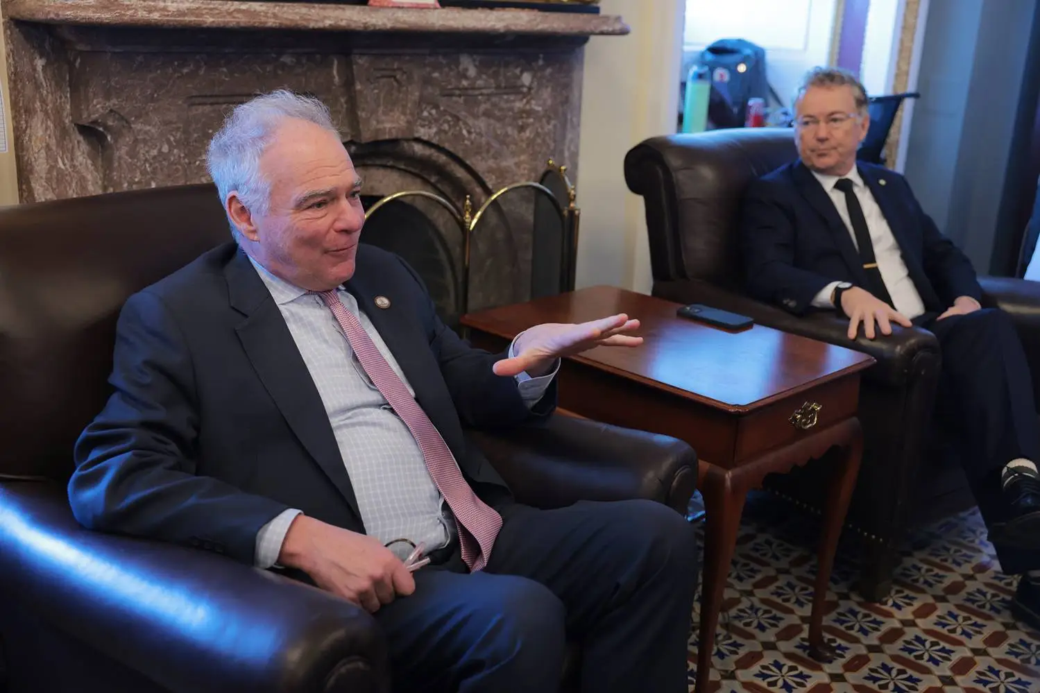 İki Senatör Trump’ın Gemi Saldırı Gerekçelerini Çürüttü