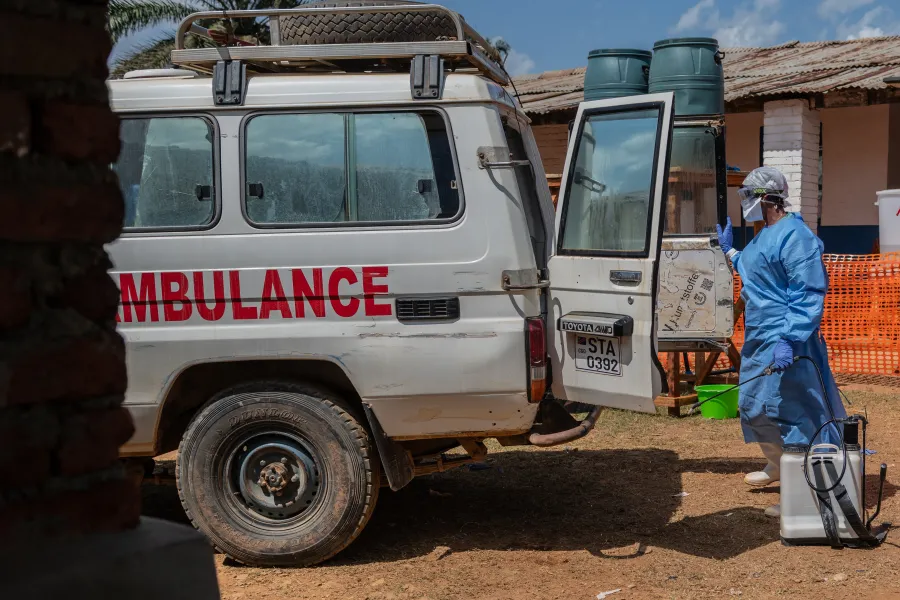 İkinci ABD’li yardım çalışanı Ebola teşhisiyle Almanya’ya nakledildi
