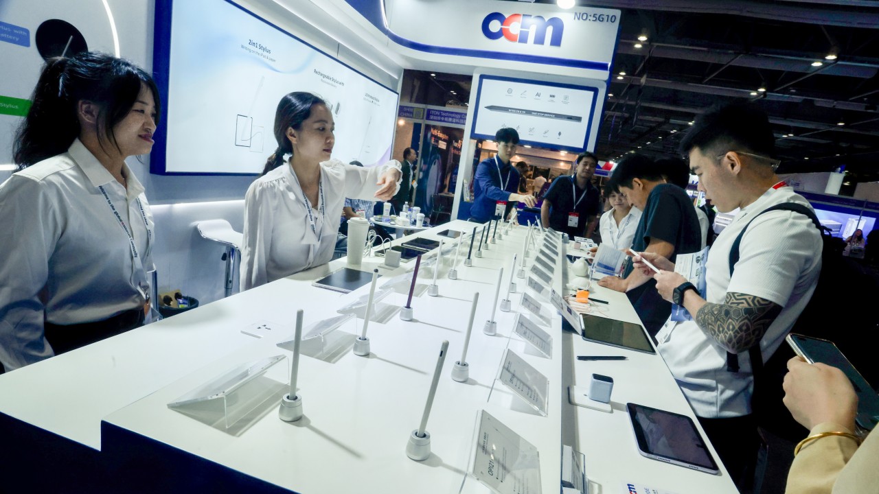 İkinci el akıllı telefon tüccarları küresel ihracat için Hong Kong'u sıçrama tahtası olarak görüyor