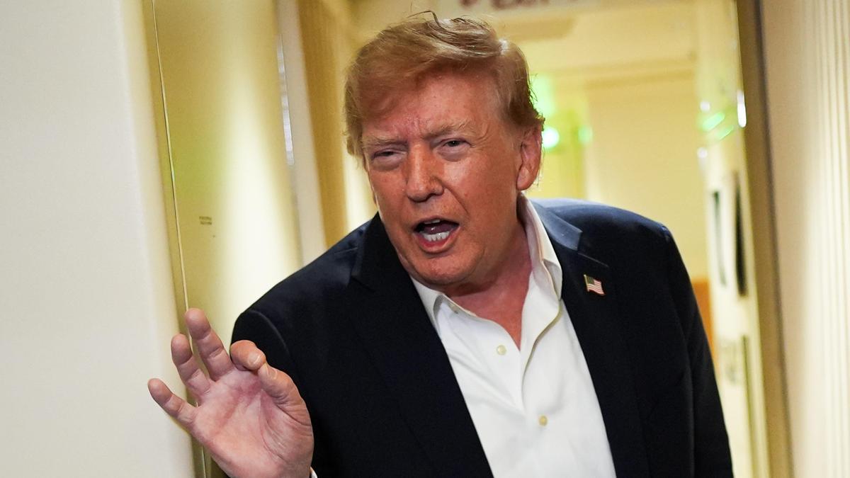 İkinci Federal Yargıç, Trump'ın Posta Oylaması Kararını Dondurdu