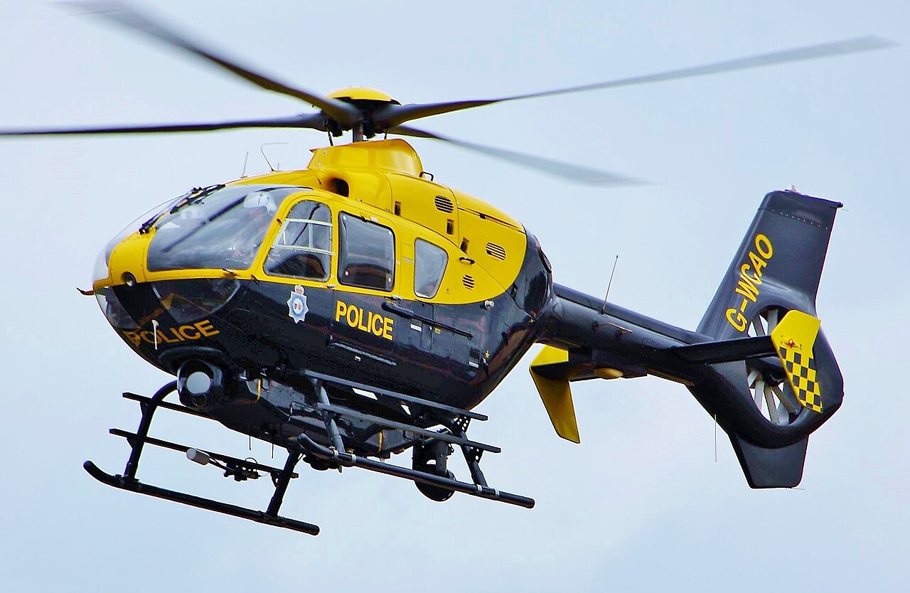 İngiliz Deniz Kuvvetleri'ne ait helikopter düştü: 3 asker hayatını kaybetti