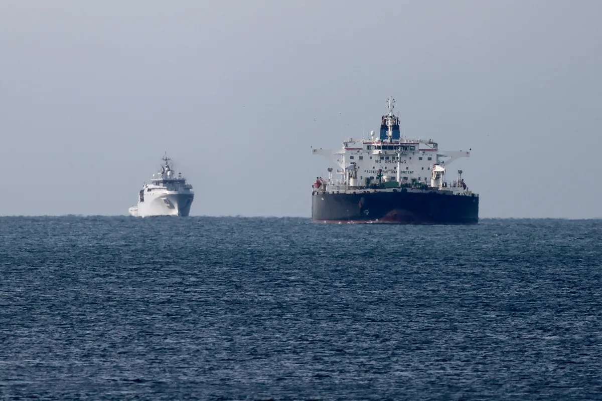 İngiliz Deniz Piyadeleri Manş Denizi'nde Rus Gemisine El Koydu