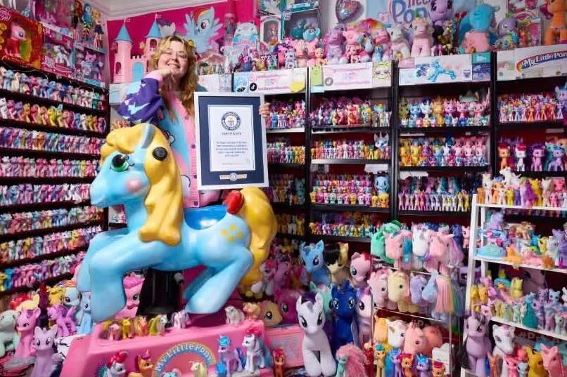 İngiliz Kadın 4.550 Parçalık My Little Pony Koleksiyonuyla Guinness Rekoru Kırdı