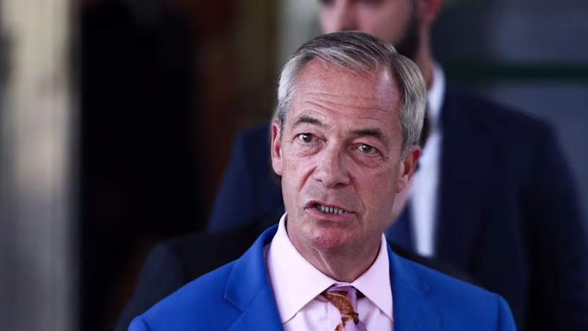İngiliz Popülist Lider Farage, Hediye İddiaları Sonrası Parlamentoyu Bırakıp Yeniden Seçime Giriyor