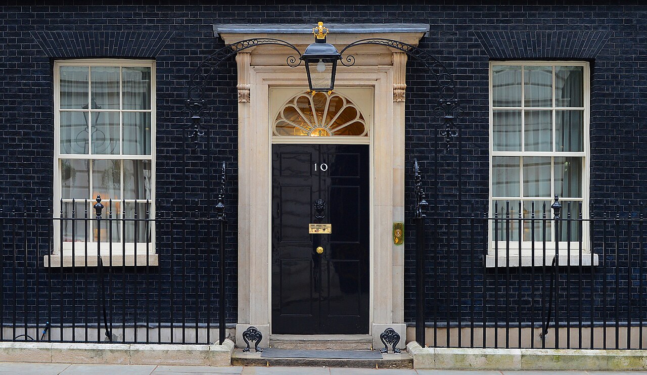 İngiltere Başbakanı'ndan 'Yeniden Sanayileşme' Hamlesi: İş Dünyası ve Belediye Başkanları Downing Street'te