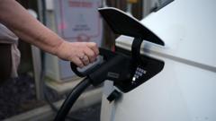 İngiltere'de elektrikli araç hedefi gevşiyor mu