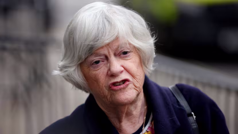 İngiltere'de eski bakan Widdecombe ölü bulundu, katil zanlısı gözaltında