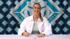 İngiltere'nin eski kalecisi Earps, London City Lionesses'a transfer oldu