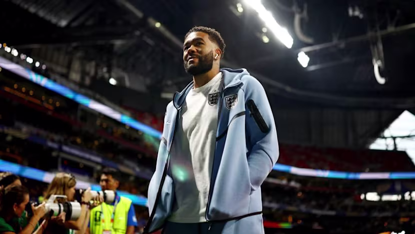 İngiltere'de James, Spence ve Rogers Kadroya, Arjantin'de Tek Değişiklik
