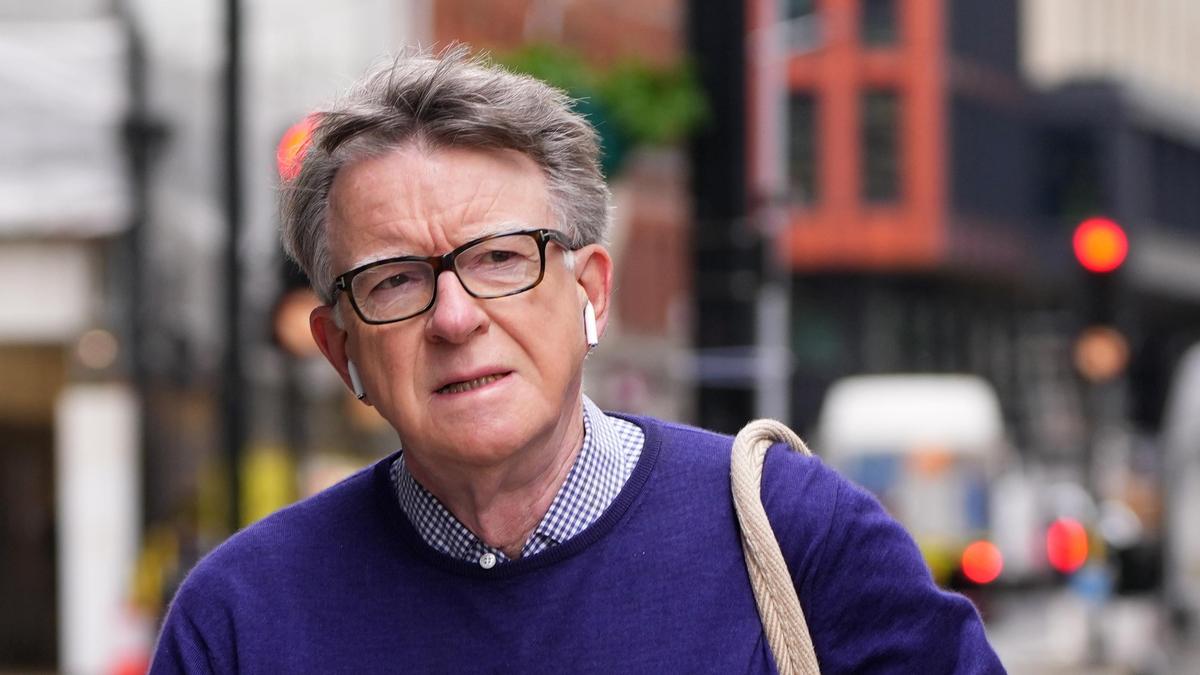İngiltere, Mandelson'un ABD Büyükelçiliği Dosyalarını Yayınladı