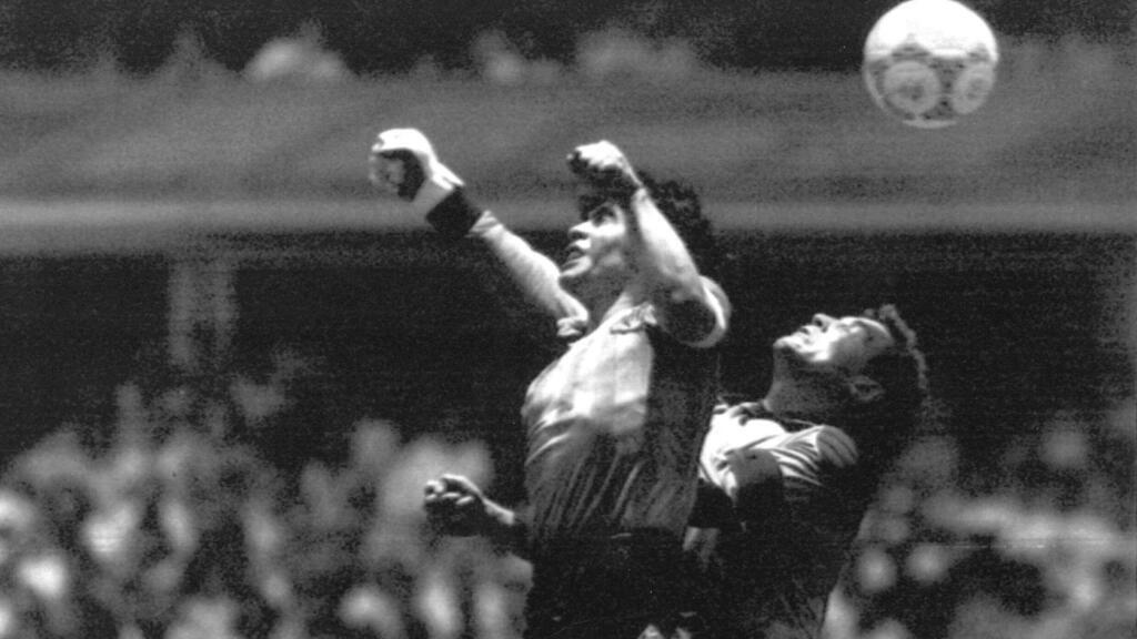 İngiltere, Azteka'da Maradona'nın hayalet maçına çıkıyor