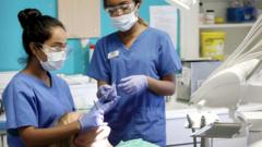 İngiltere'de NHS Diş Hekimliği Krizde: Son 10 Yılda 600 Klinik Çekildi