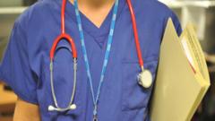 İngiltere'de NHS personeline Filistin rozeti yasağı önerisi