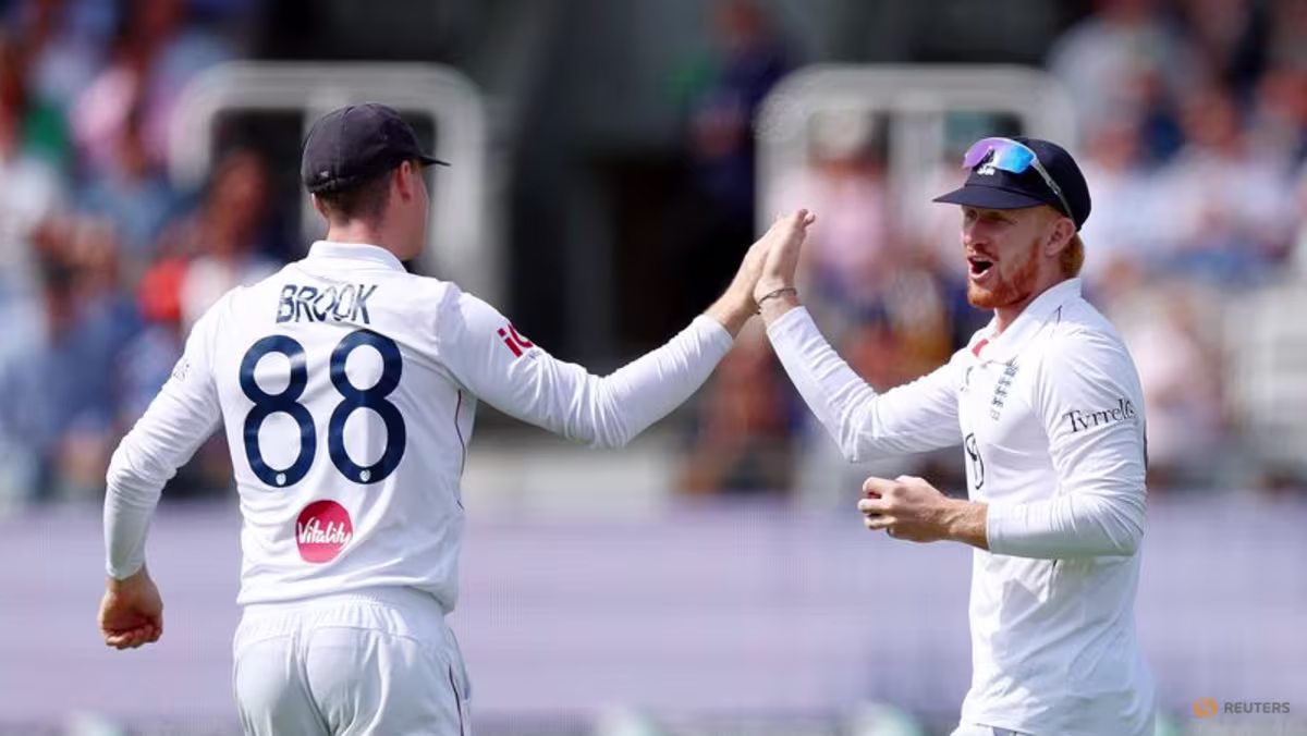 İngiltere, Pakistan'ı 53-3'te Sıkıştırdı: Test Maçında Zafere Yakın