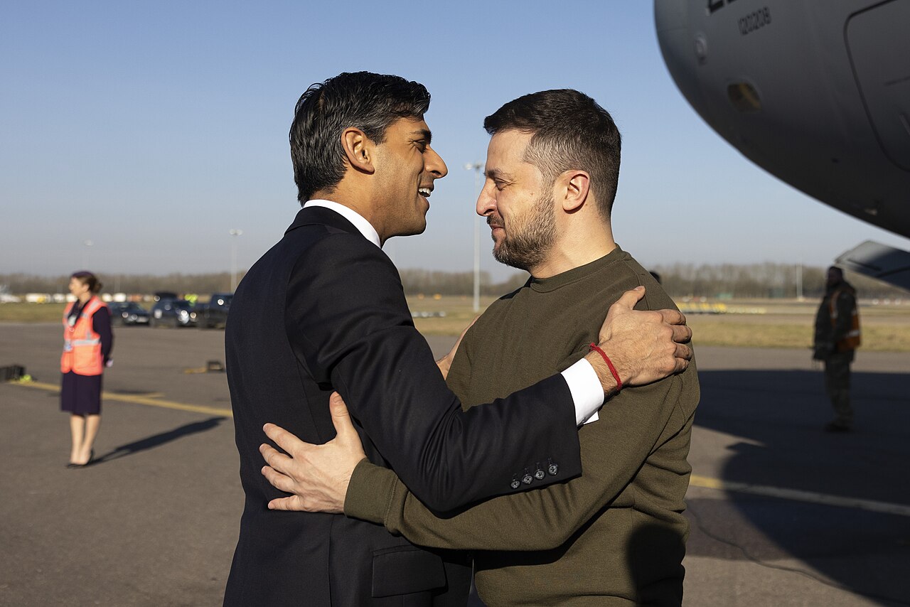 İngiltere, Trump'ın ardından Zelenskiy'yi Kral Charles ile karşılıyor