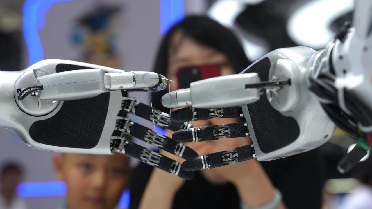 İnsansı robotların geleceği mi? Çinli firmalar pratik tasarıma yöneldi