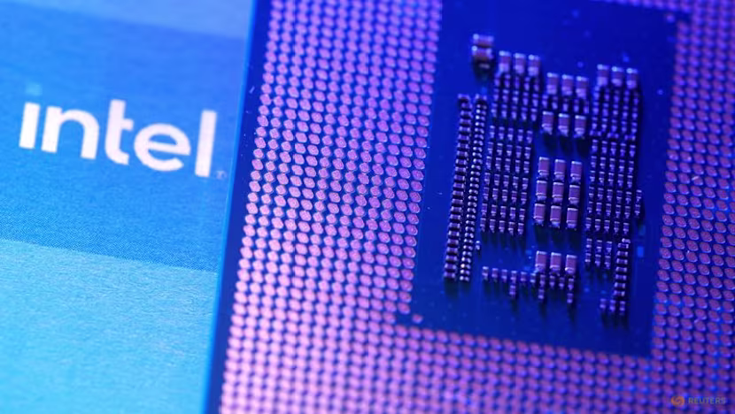 Intel, yeni nesil ASML makinesiyle laptop çipleri üretecek