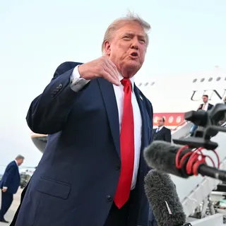 İran ateşkes için arabuluculuk yaparken Trump topyekün savaşa hazırlanıyor