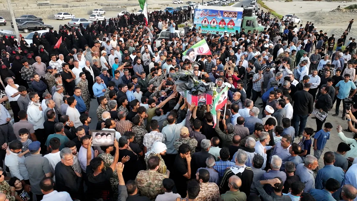 İran'da Bombalar Altında Büyüyen Bir Çocuk: Savaşın Çocuklar Üzerindeki Kalıcı Etkisi