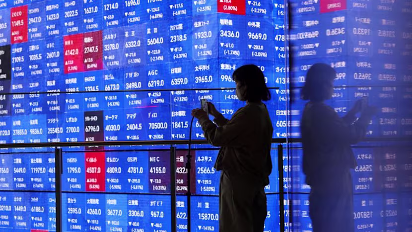 İran gerilimi piyasaları sarstı: Borsa düştü, petrol yükseldi