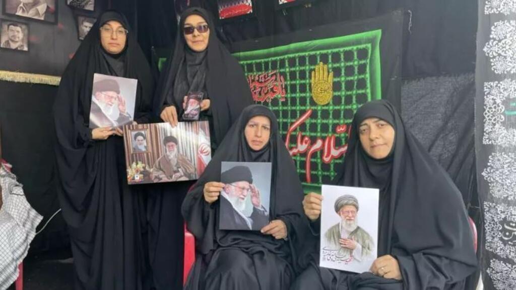 İran'ın Hamaney'i Anma Töreninde Milyonlar Akın Ediyor