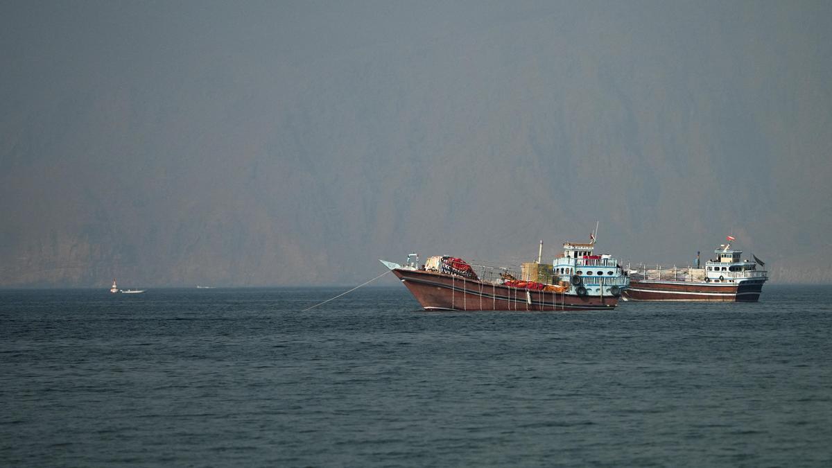 İran'ın Hürmüz Tehdidi: Tankerler Başka Güzergah Kullanıyor