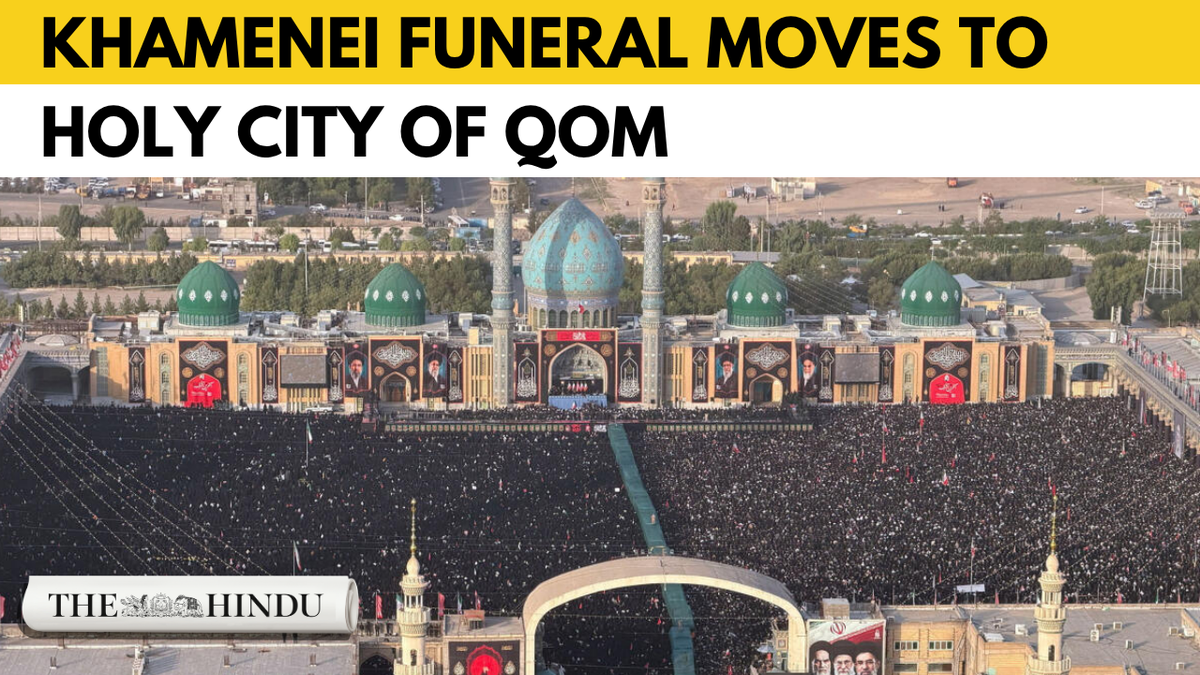 İran'da Devrim Muhafızları Kum'da Humeyni'nin Cenaze Törenini Düzenliyor