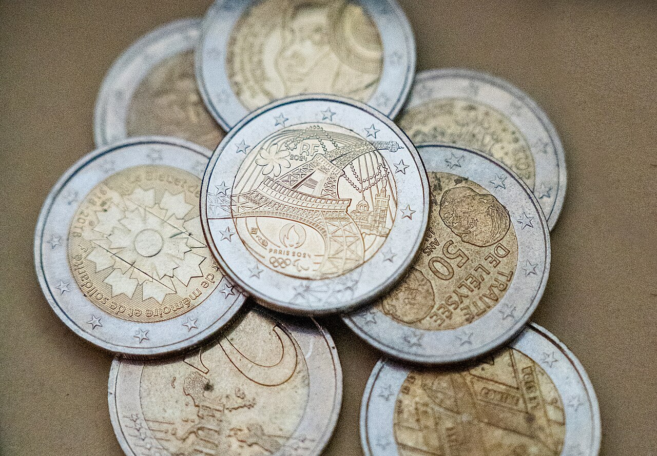 İran Savaşı Endişesi Euro Bölgesi'nde Büyüme Tahminlerini Düşürdü