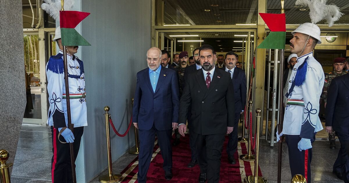 İran, Trump'ın 'Ekonomik D-Day'ine Dayanabileceğini Hesaplıyor