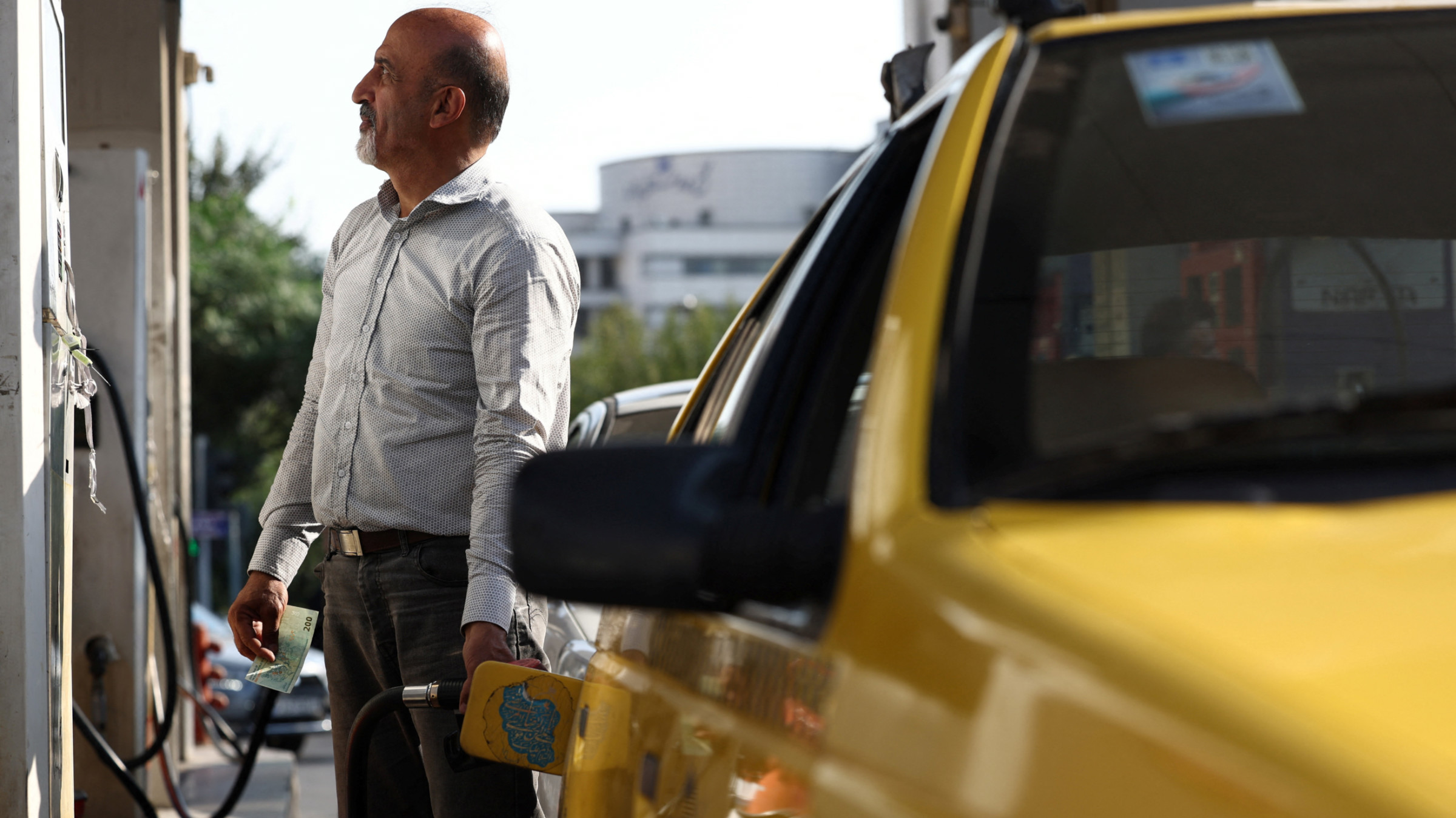 İran'da Yaptırım Vurgunu: Seçkinler Petrol Ticaretinden Milyarlar Kazandı