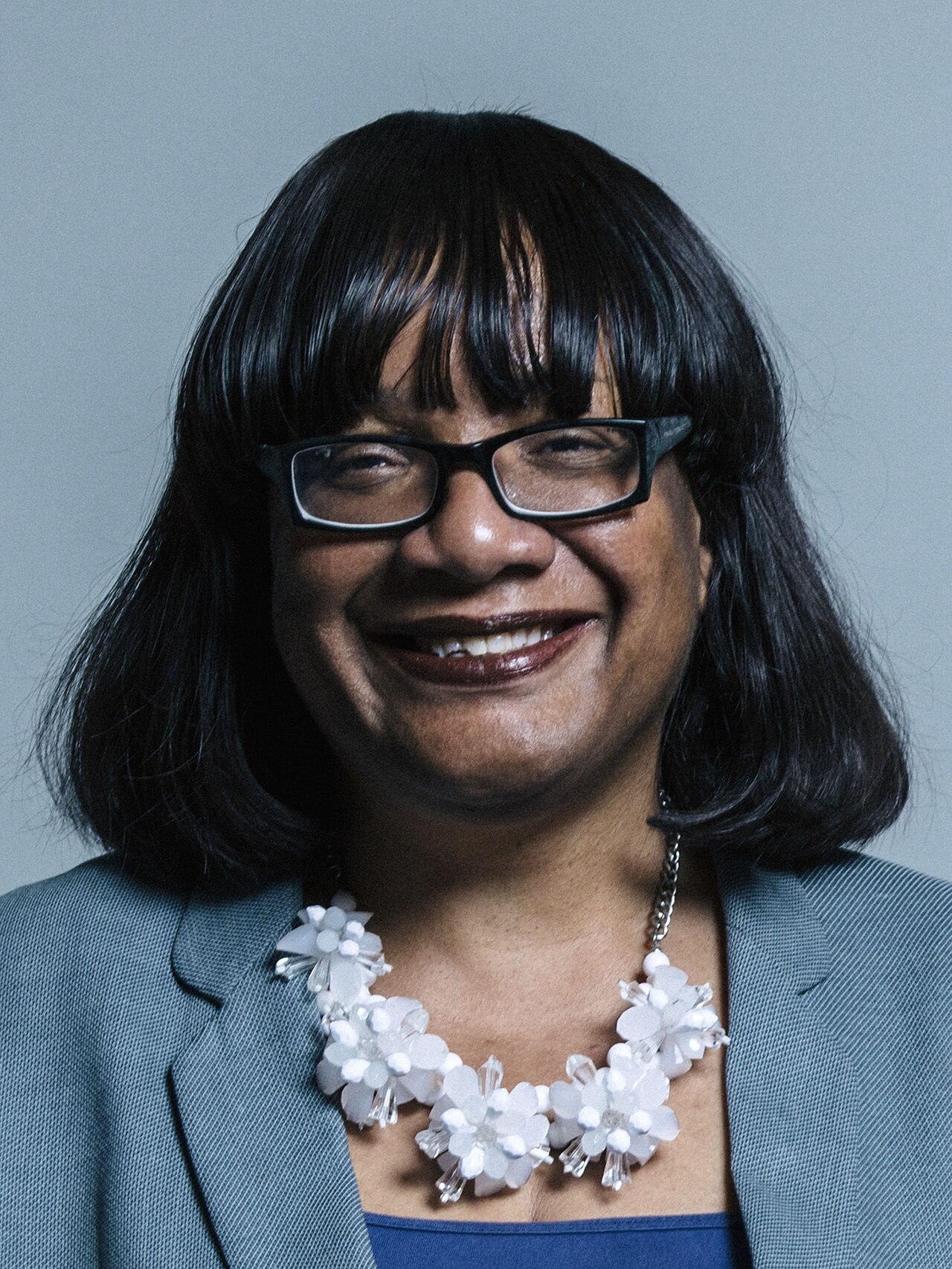 İşçi Partisi, deneyimli milletvekili Diane Abbott'u yeniden saflarına kattı