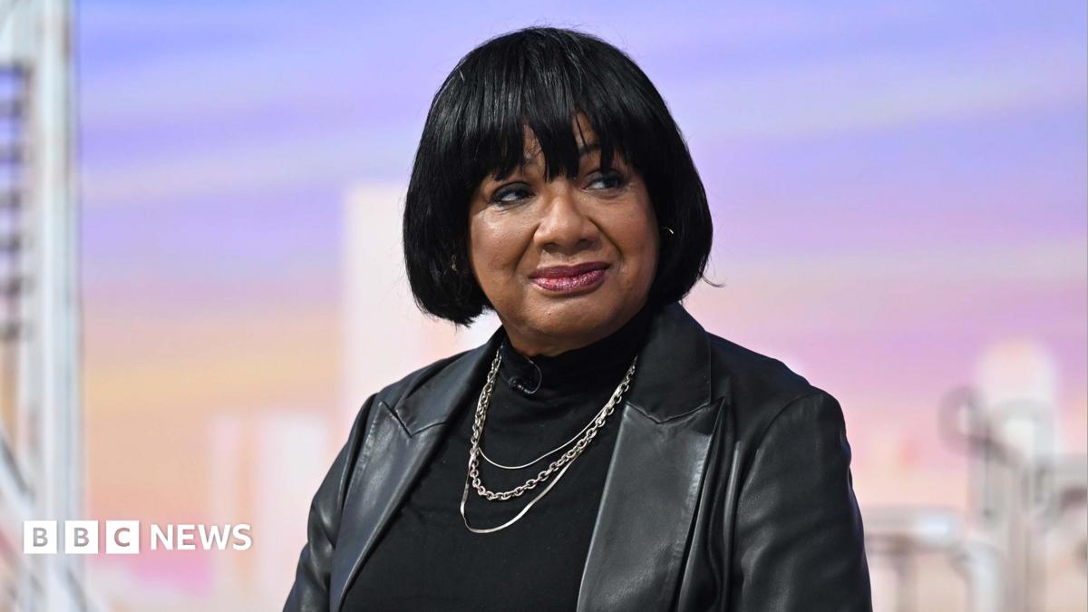 İşçi Partisi'nde geri dönüş: Diane Abbott yeniden üye yapıldı