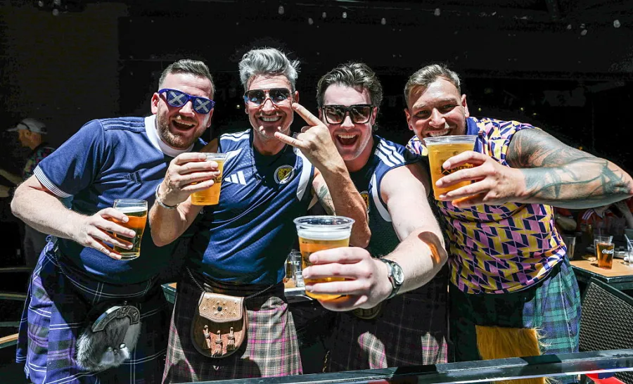 İskoç taraftarlar Boston'da bira fabrikasını bitirdi